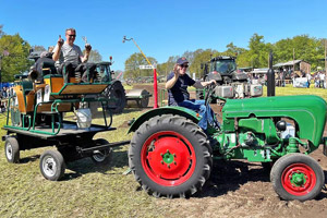Ehrenrunde f�r unsere Sieger beim Traktorpulling